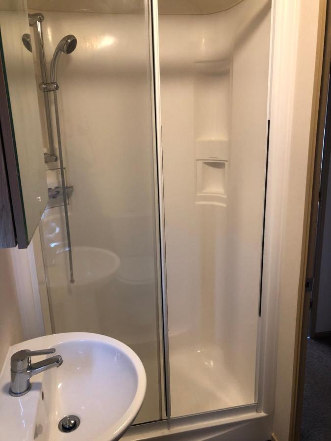 Classy Caravan With Ample Space Bembridge Exteriör bild