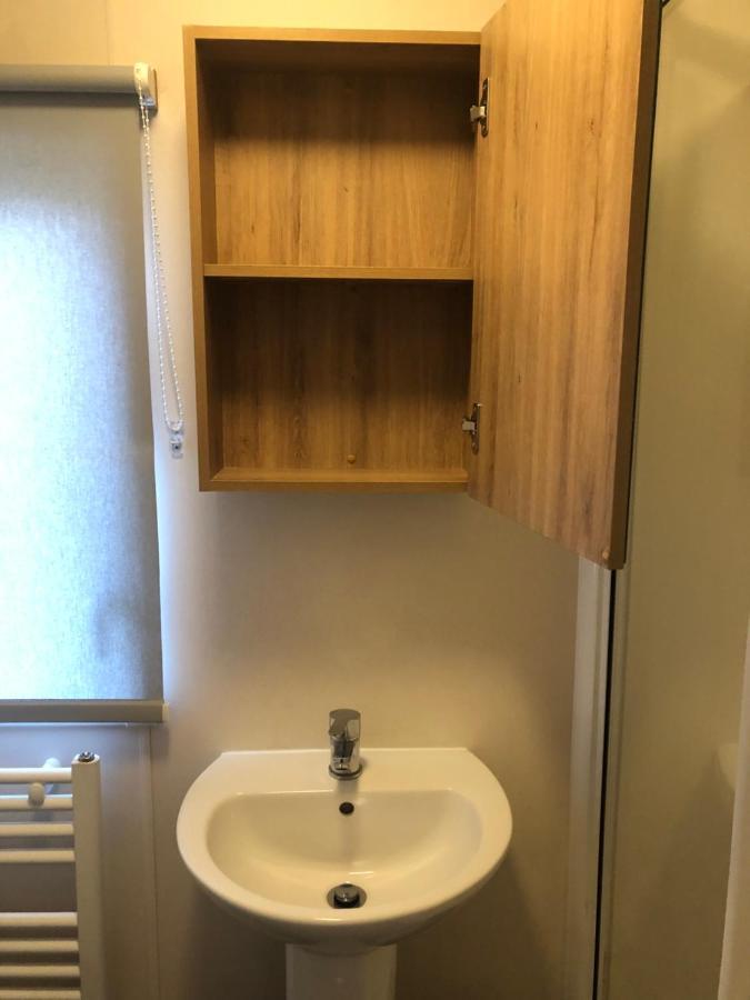 Classy Caravan With Ample Space Bembridge Exteriör bild