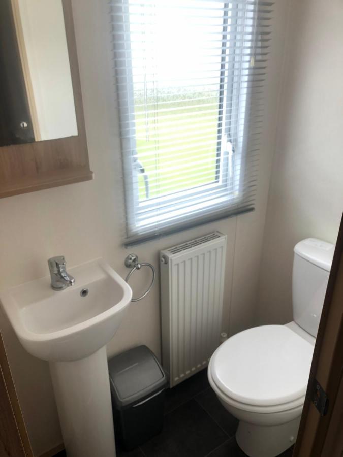 Classy Caravan With Ample Space Bembridge Exteriör bild