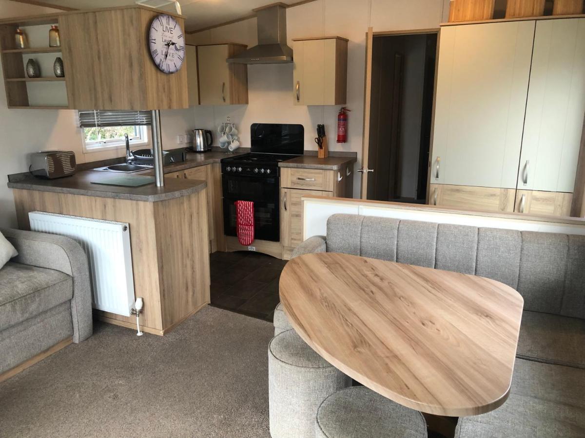 Classy Caravan With Ample Space Bembridge Exteriör bild